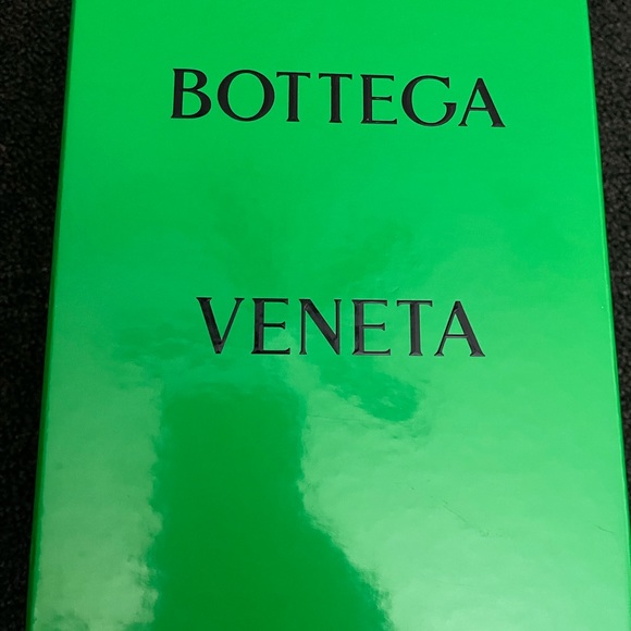 BOTTEGA VENETA
Dot leather thong sandals - Picture 6 of 6